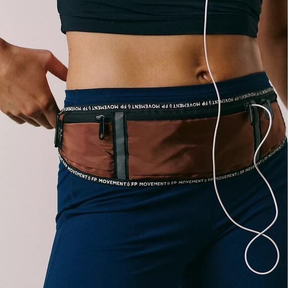 Free People Movement NWT Sage Stone 3 Pocket Adjustable Strap Runner Belt Bag - Picture 1 of 9